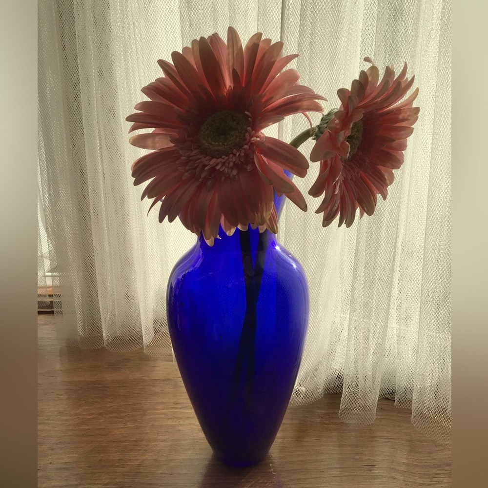VINTAGE COBALT BLUE GLASS VASE HOURGLASS SHAPE